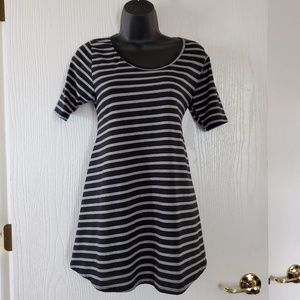 LulaRoe | XS Perfect T